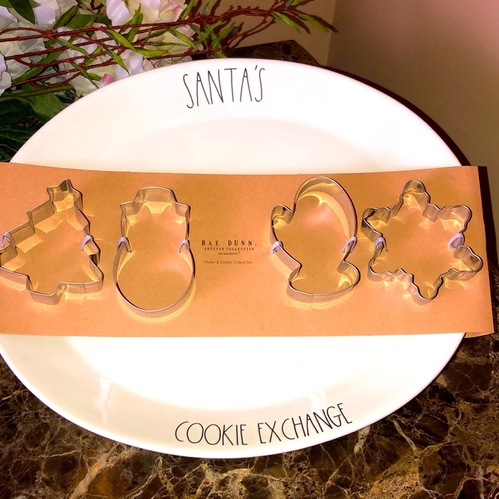 Rae Dunn Artisan Collection Ceramic Santa Cookie Plate w/cookie cutters